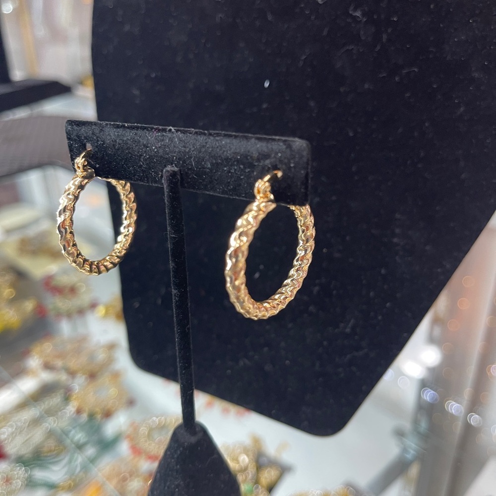 CUTE GOLD HOOPS NEW JUST CAME IN